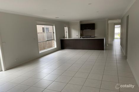 Property photo of 50 Taworri Crescent Werribee VIC 3030