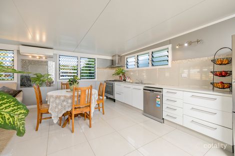 Property photo of 37 Hibiscus Lane Holloways Beach QLD 4878