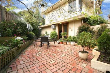 Property photo of 4 Grantley Drive Glen Waverley VIC 3150