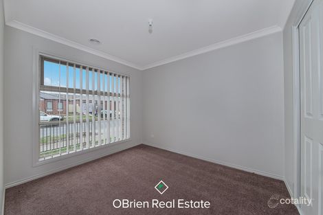 2/24 Zenith St, Pakenham, VIC 3810