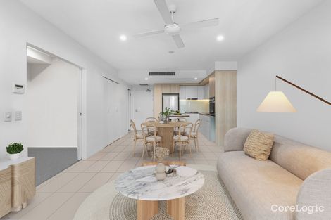 Property photo of 2032/123 Cavendish Road Coorparoo QLD 4151