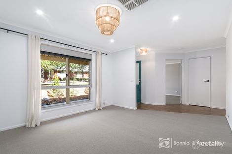 Property photo of 8 Flag Place West Wodonga VIC 3690
