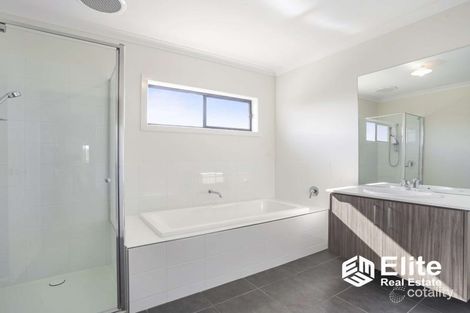 Property photo of 136 Evesham Drive Point Cook VIC 3030