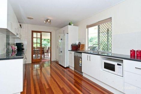 Property photo of 11 Bellhaven Drive Bundamba QLD 4304