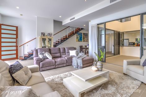 Property photo of 20 River Vista Way Paradise Point QLD 4216