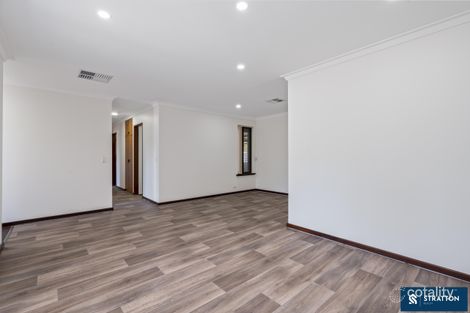 Property photo of 16 Merlin Close Camillo WA 6111