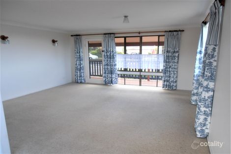 Property photo of 22 Anembo Crescent Kiama Heights NSW 2533