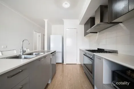 Property photo of 19 Stanmore Crescent Wyndham Vale VIC 3024