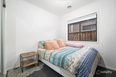 Property photo of 19 Stanmore Crescent Wyndham Vale VIC 3024