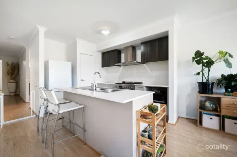 Property photo of 19 Stanmore Crescent Wyndham Vale VIC 3024