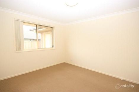 Property photo of 5 Redmond Circuit Cameron Park NSW 2285
