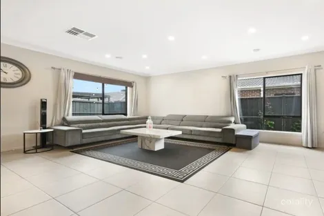 Property photo of 28 Yellowstone Avenue Clyde VIC 3978