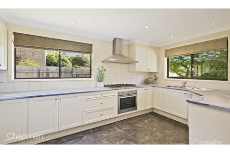Property photo of 10 Lapstone Crescent Blaxland NSW 2774