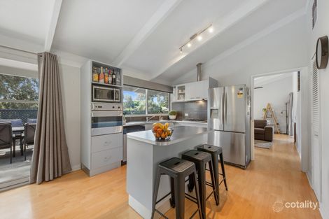 Property photo of 22 Wiltshire Crescent Wodonga VIC 3690