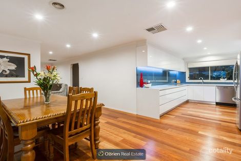 Property photo of 4 Kuranda Crescent Berwick VIC 3806