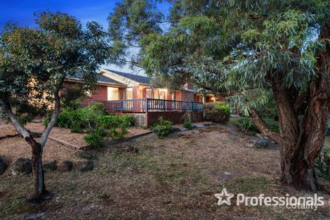 Property photo of 32 James Milne Drive Croydon North VIC 3136
