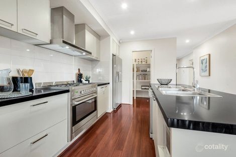 Property photo of 1 Zest Road Craigieburn VIC 3064