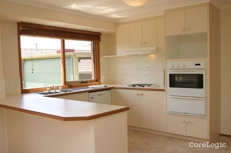 Property photo of 17 Jarryd Crescent Berwick VIC 3806