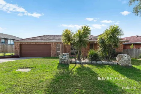 Property photo of 14 Edan Court Pakenham VIC 3810