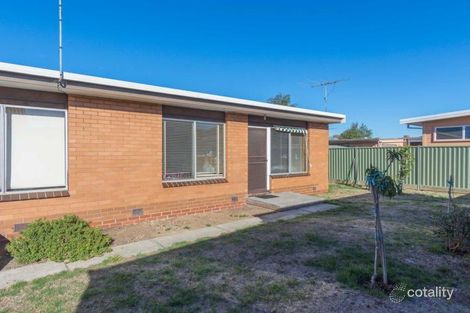 Property photo of 5 Ivanhoe Street Wendouree VIC 3355