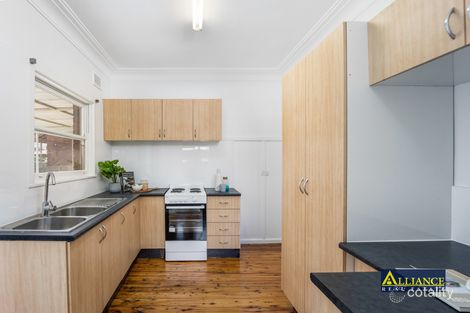 Property photo of 28 Kathleen Parade Picnic Point NSW 2213
