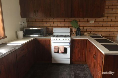 Property photo of 5 Ivanhoe Street Wendouree VIC 3355