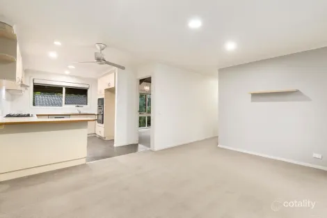 Property photo of 2/16 Inez Avenue Eltham VIC 3095