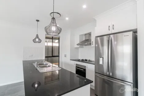 Property photo of 8 Binyang Avenue Glenmore Park NSW 2745