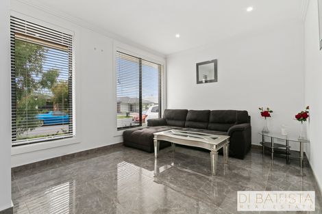Property photo of 10 Solar Way Mickleham VIC 3064