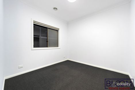Property photo of 5 Oaky Crescent Cobblebank VIC 3338