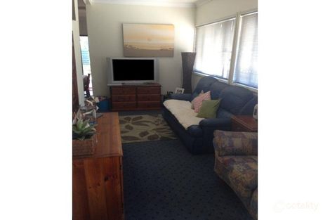 Property photo of 12 Faymax Street Pelican NSW 2281