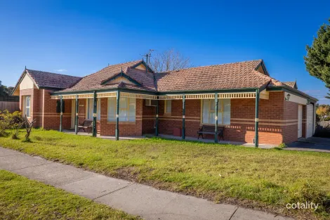 Property photo of 1 Templeton Crescent Pakenham VIC 3810