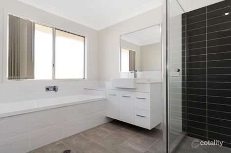 Property photo of 25 Frederick Circuit Eli Waters QLD 4655