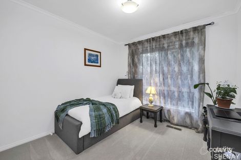 Property photo of 5 Lonhill Court Endeavour Hills VIC 3802