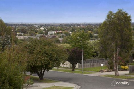 Property photo of 10 Philip Court Pakenham VIC 3810