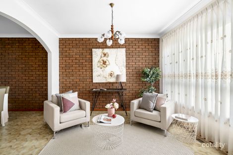 Property photo of 1 Leathers Court Altona Meadows VIC 3028