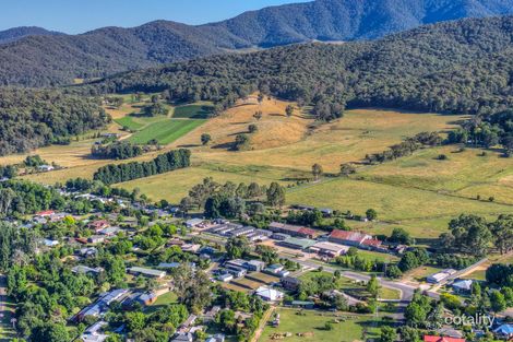 32-34 Station St, Porepunkah, VIC 3740