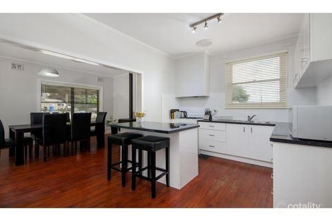 Property photo of 10 Holloway Crescent Mount Gambier SA 5290