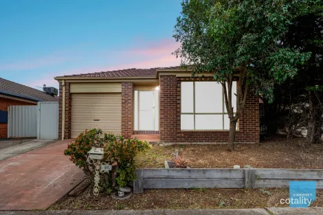 51 Wyperfeld Cct, Caroline Springs, VIC 3023