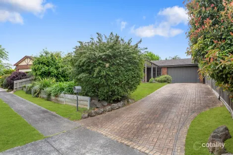 45 Collins Cres, Berwick, VIC 3806