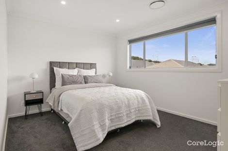 Property photo of 43 Jennings Crescent Spring Farm NSW 2570