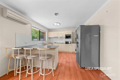 Property photo of 14 Nirringa Drive Hampton Park VIC 3976