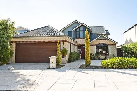Property photo of 4 Starfire Close Halls Head WA 6210