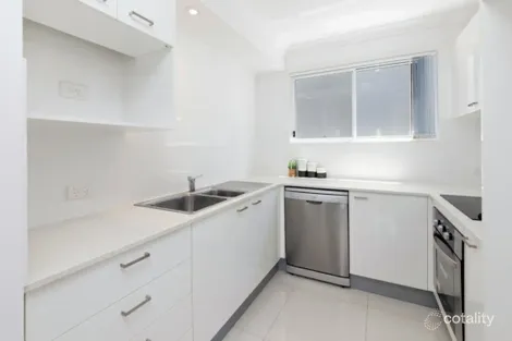 Property photo of 2/16 Yeronga Street Yeronga QLD 4104