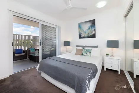 Property photo of 2/16 Yeronga Street Yeronga QLD 4104
