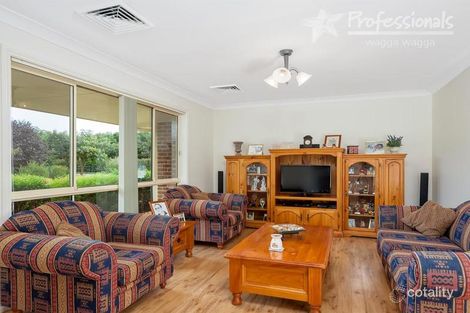 Property photo of 8 Ironbark Place Springvale NSW 2650