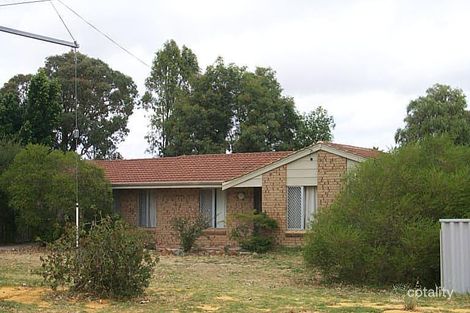 40 Seville Dr, Seville Grove, WA 6112
