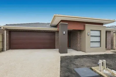 35 Pamplona Way, Clyde North, VIC 3978