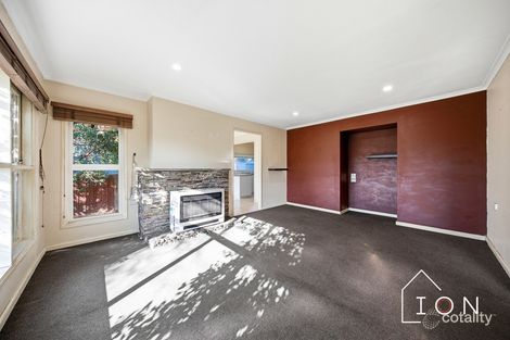 Property photo of 42 Pound Road Hampton Park VIC 3976