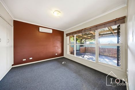 Property photo of 42 Pound Road Hampton Park VIC 3976